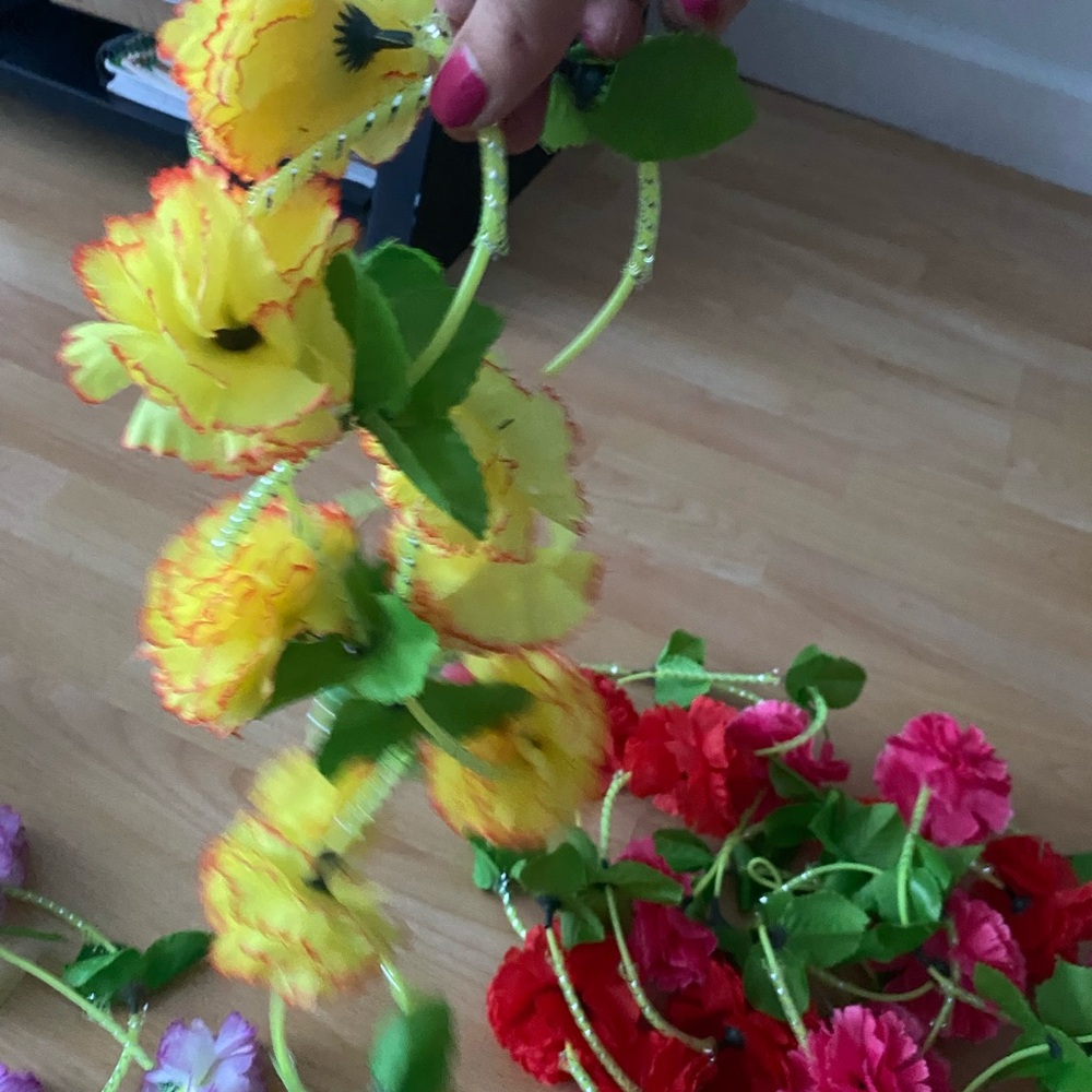 ⭐️Assorted Artificial Flowers!🌟 - Picture 9 of 9